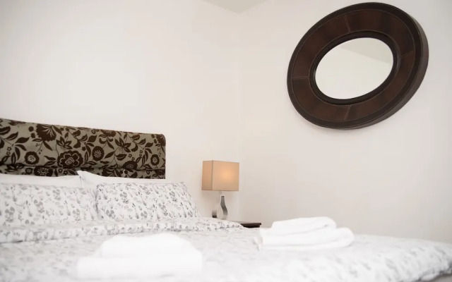 Luxury Executive Serviced Apartment