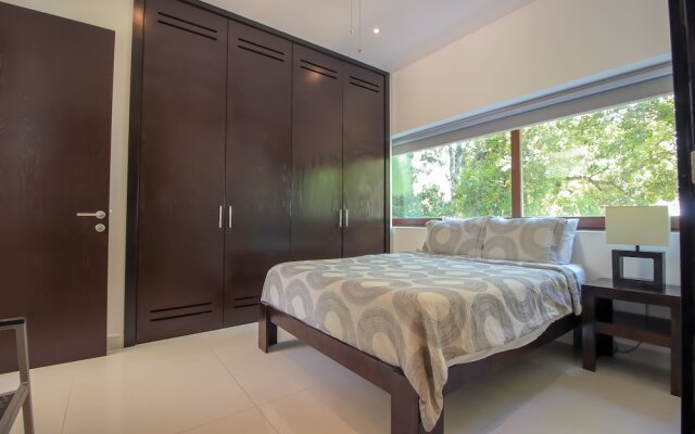 Apt in Exclusive Building by Olahola