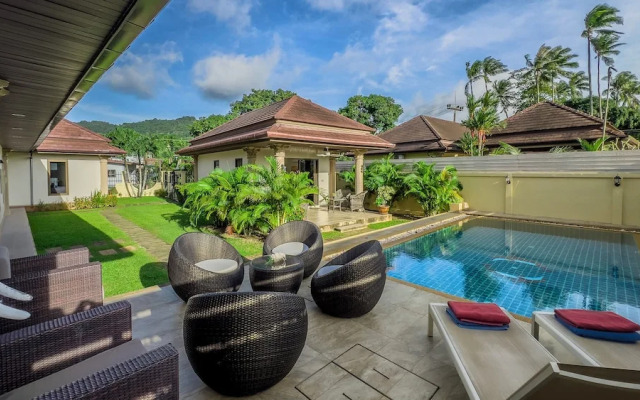 Garden bungalows 4br with private pool