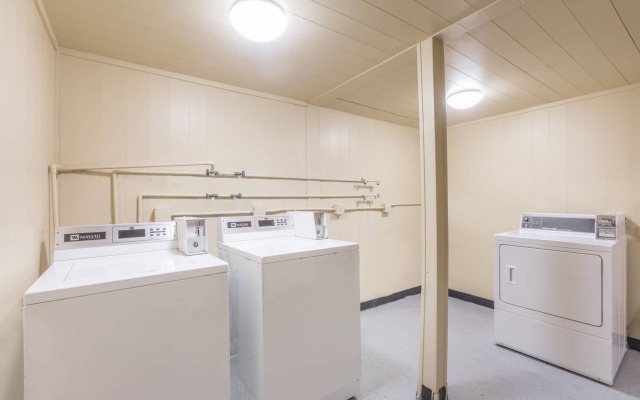 Executive Inn and Suites College Station