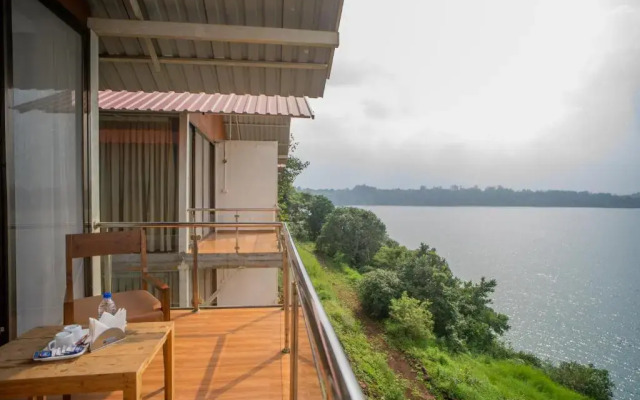Shvas Island Resort