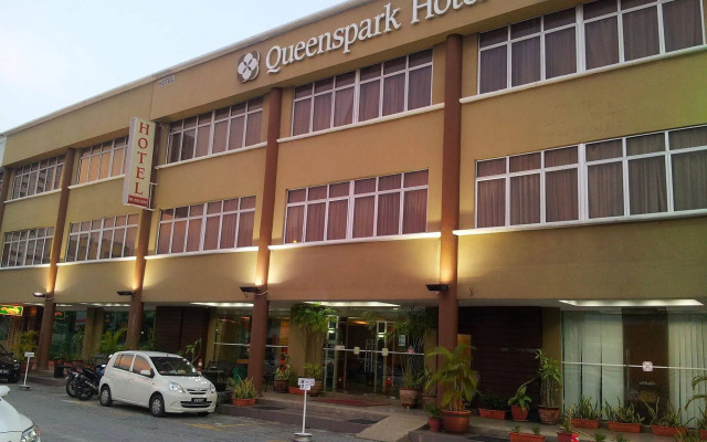 Desa Queenspark Hotel