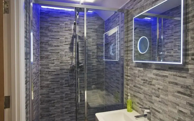 The Barn, 20 At The Beach