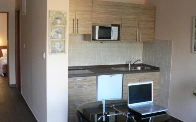 Nyirfa Apartmanház
