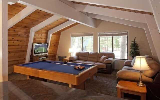 Kaley Vacation Rental Cabin by RedAwning