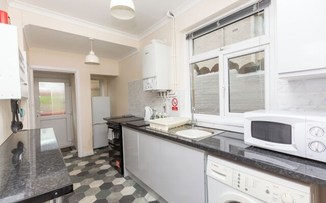 Superior three bedroom house with sea view