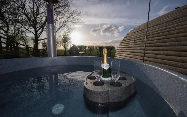 Glamping Pod 5 Shelter