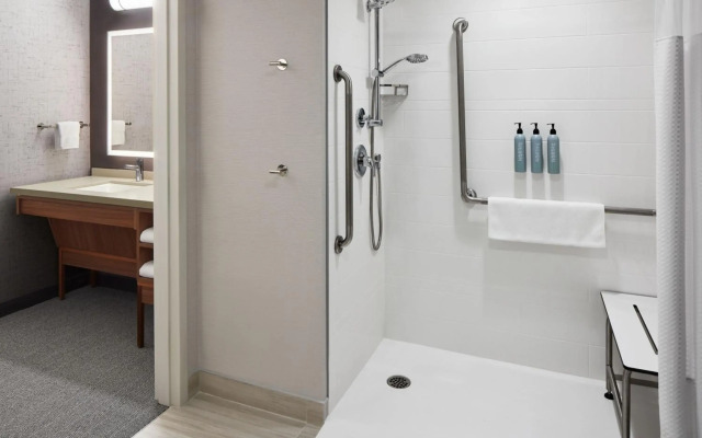 Courtyard by Marriott Mississauga - Airport Corporate Centre West