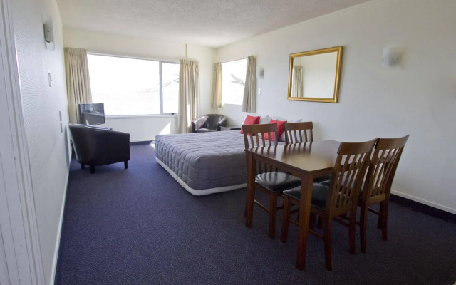 Tui Oaks Motel