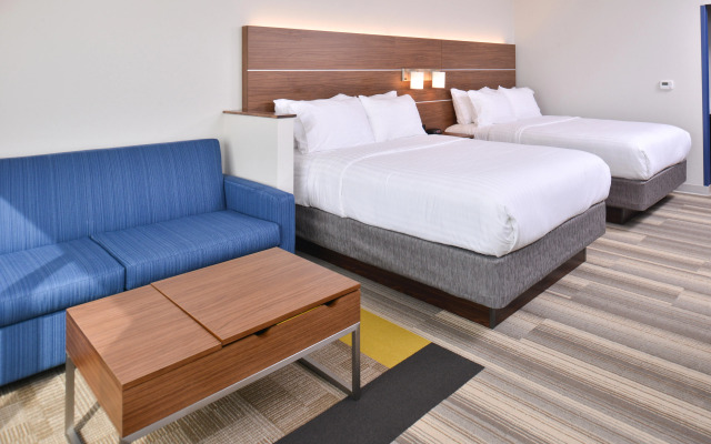 Holiday Inn Express & Suites Omaha Airport
