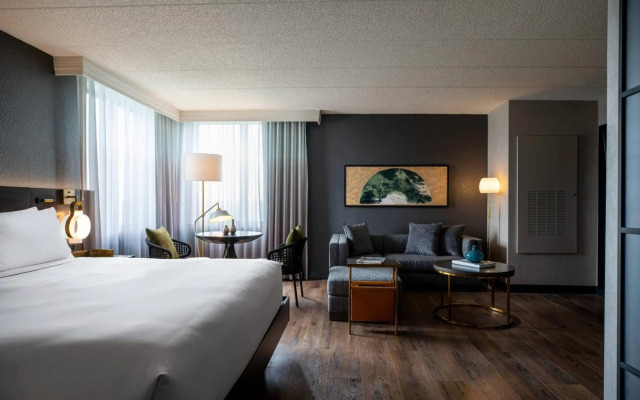 Renaissance Chicago North Shore Hotel