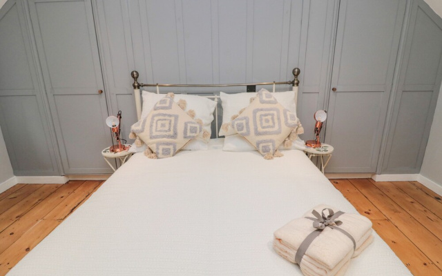 Donni Hall Cottage