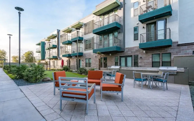 CozySuites at Town Lake