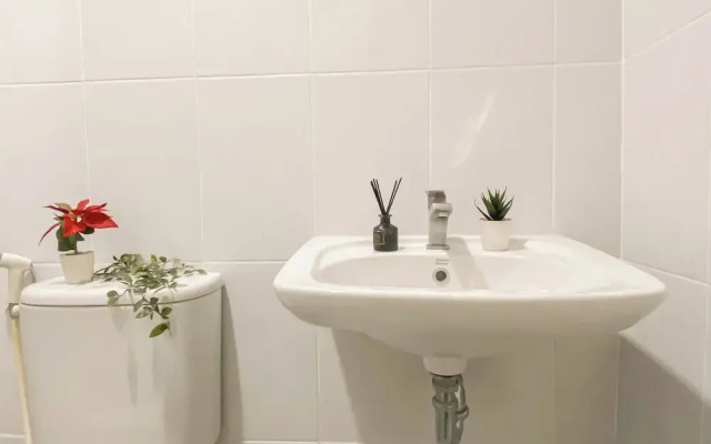 Basic Look Studio At Patraland Urbano Apartment