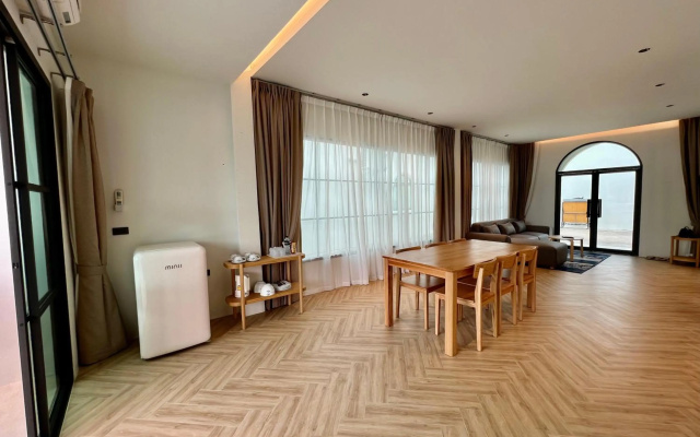 Baan Tah On The Sea – Guest Rooms – Sattahip