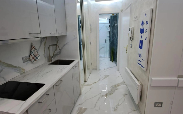 Sharon Apartment in Victoria Beach