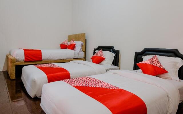 OYO 1230 Kampoeng Osing Syariah Guesthouse