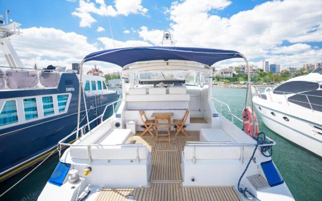 Hakuna Matata - Living a perfect life, Yacht Pershing 52