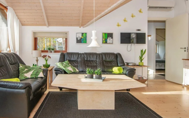 8 Person Holiday Home in Ulfborg
