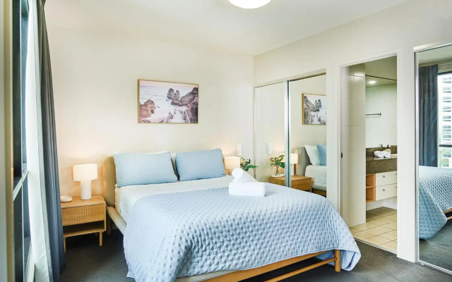 Broadbeach on the Park 2 Bedroom Apartment