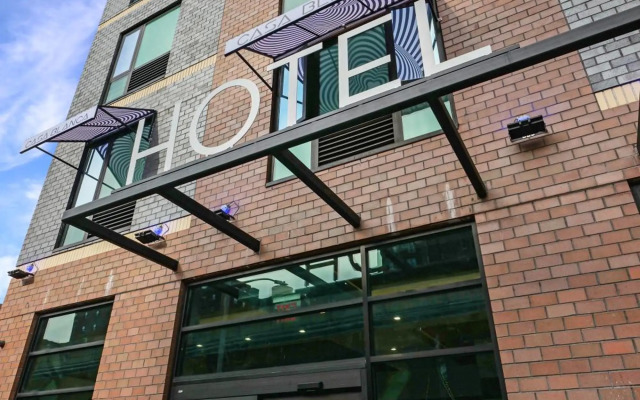 Casa Blanca Hotel Brooklyn