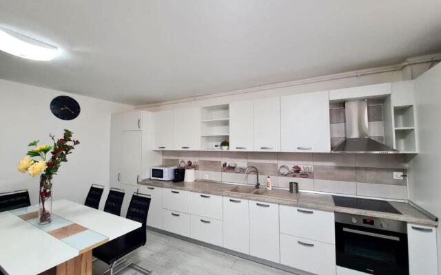 West Luxury Apartment