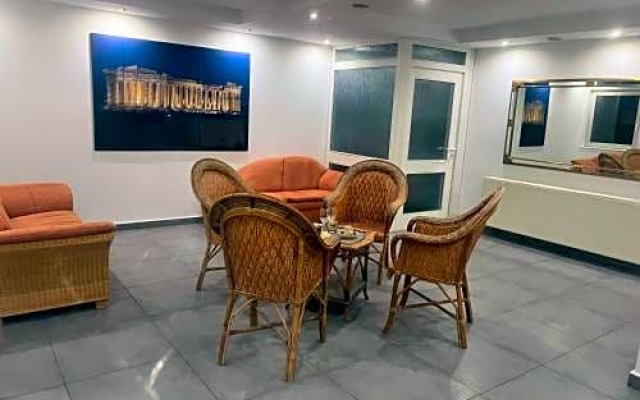 Akropolis Hotel