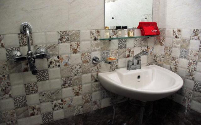 OYO 13178 Hotel SK International
