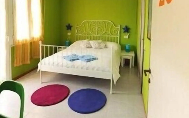 Sunflower Beach Backpacker Hostel