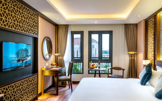 Conifer Grand Hotel