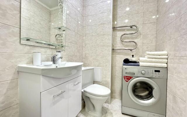 4 Сезона на улице Академика Сулейманова 12