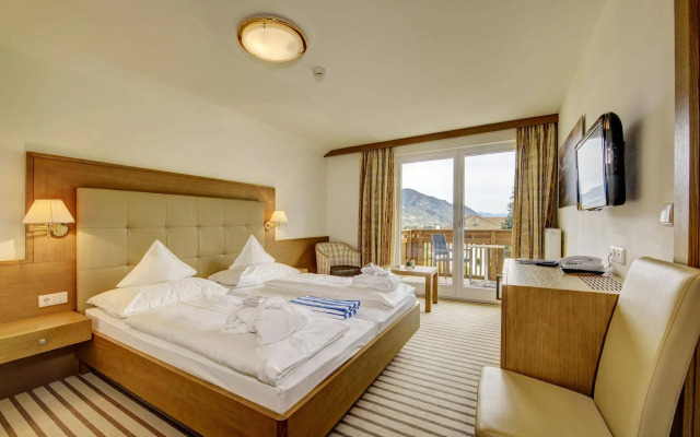 Ruster Resort
