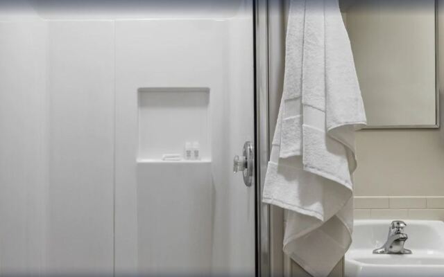 Boston Fenway Inn by Found