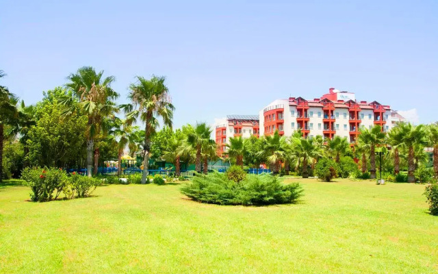 Royal Atlantis Beach