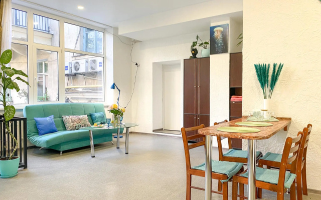 Apartamenty Scast'e zit' v centre Sevastopola na ul. Bol'saa Morskaa, d.41