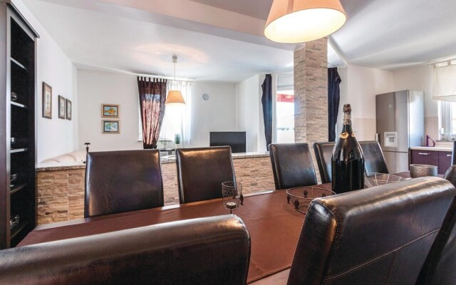 Stunning Home in Vodnjan With Wifi and 6 Bedrooms