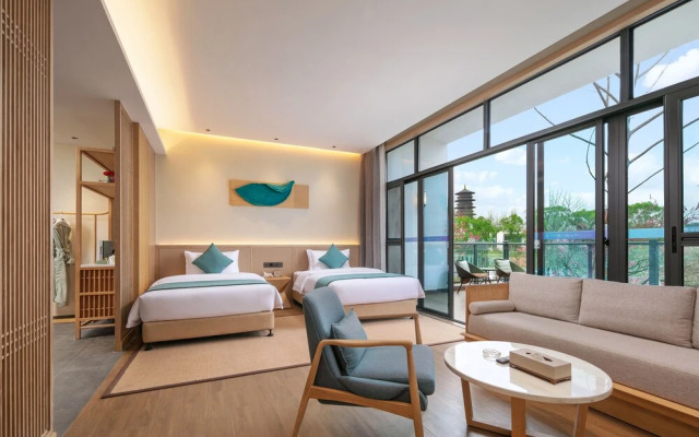 Hotels in Lady Island Resort