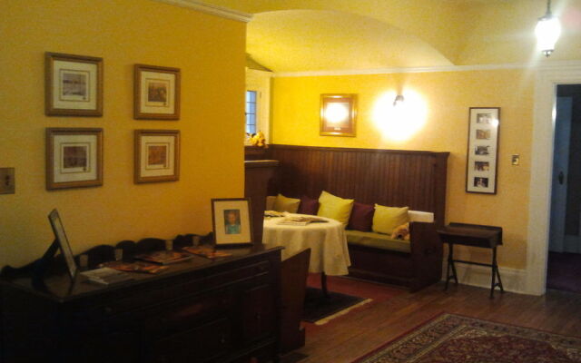 Springbank House
