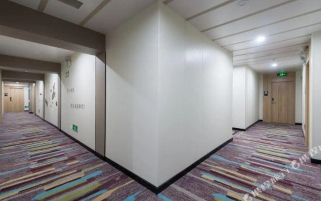 Family Inn Xuchang Railway Station