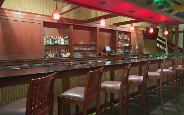 Holiday Inn Minot Riverside