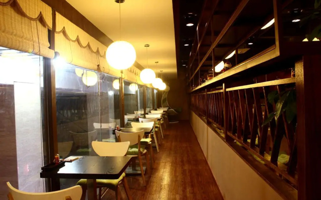 Liang Fan Holiday Inn