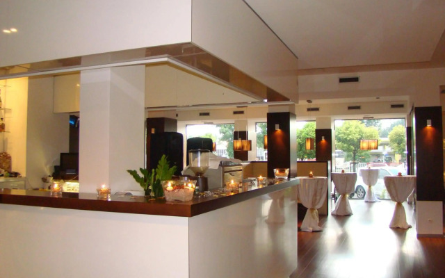 Aston Business Hotel