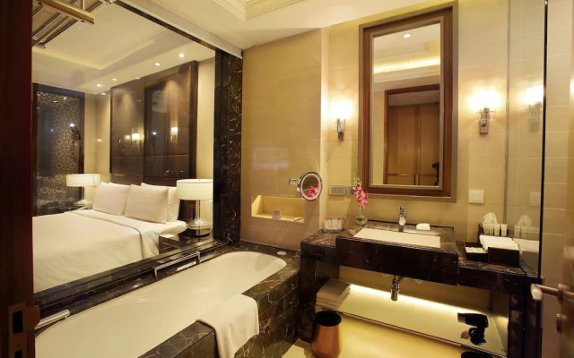 Hilton New Delhi Noida Mayur V