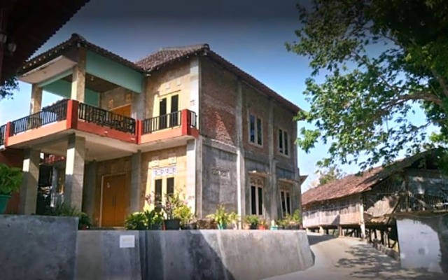 Bina Karya Guesthouse