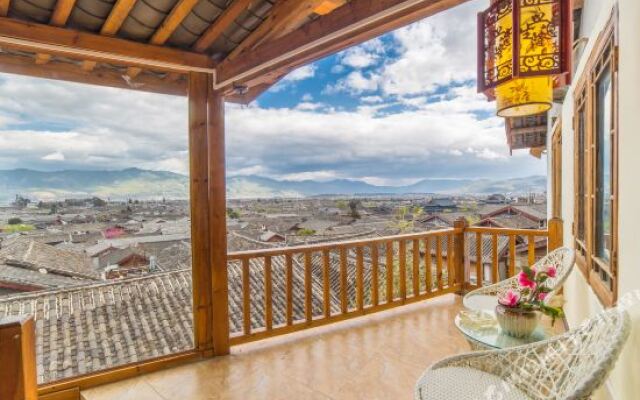 Three Bears Panoramic Beauty Su (Lijiang Ancient City Sifang Street Branch)