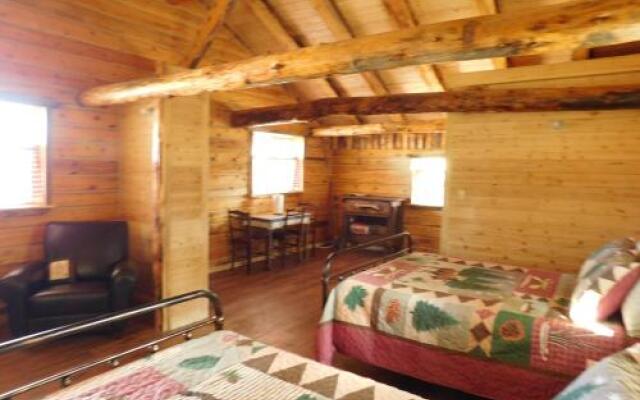 Abajo Haven Guest Cabins