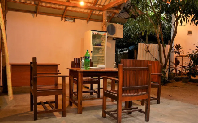 Dragonfly Inn Arugambay