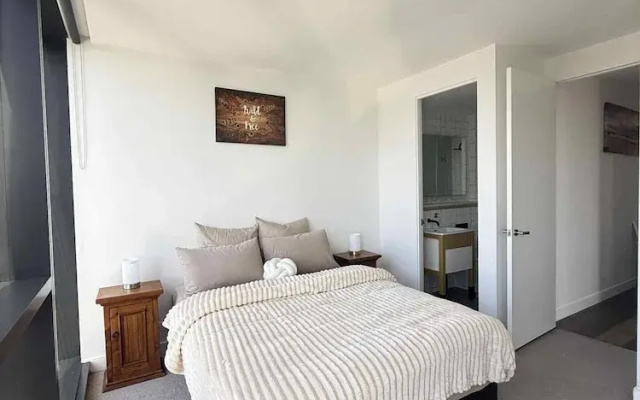 Cosy 2 Bedroom Apartment With Pool, gym and Sauna