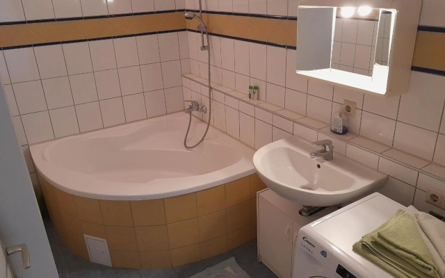 Serviced Apartment with Sunny Balcony