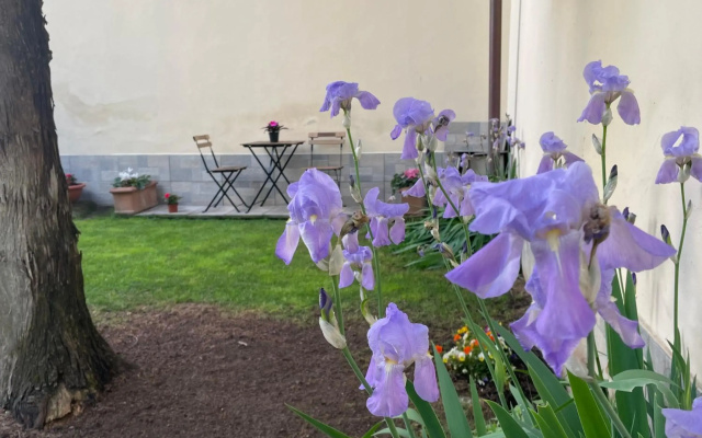 Tuscany style apt free parking 15 min from city center